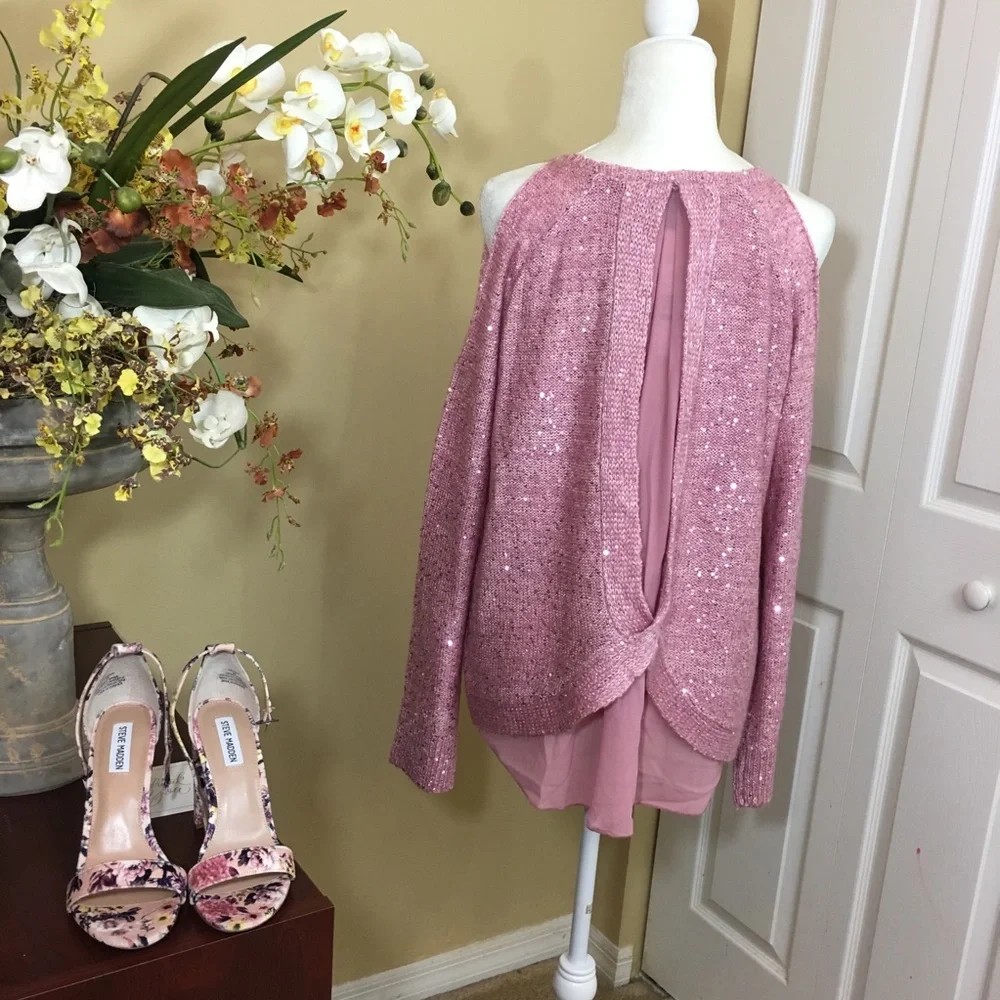 JESSICA SIMPSON LONG SLEEVE SHOULDER CUT OUT TOP, PINK‎ (NWT)